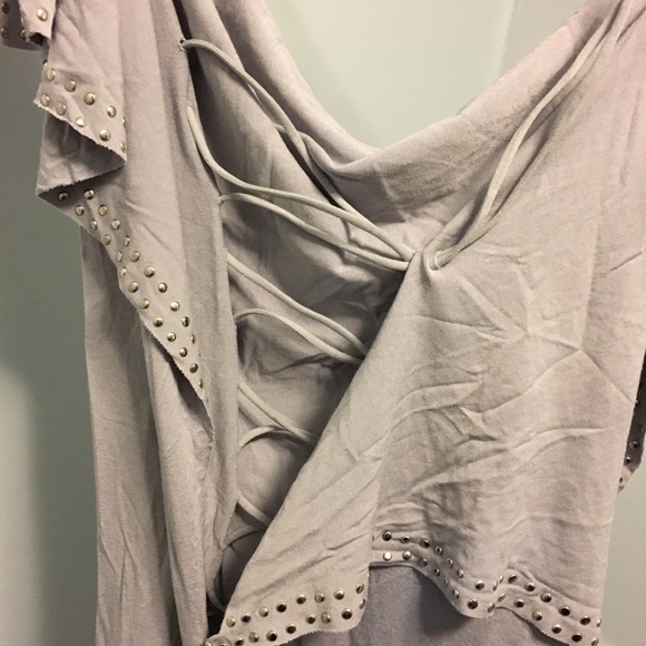 Off shoulder/open back Top - Picture 3 of 6